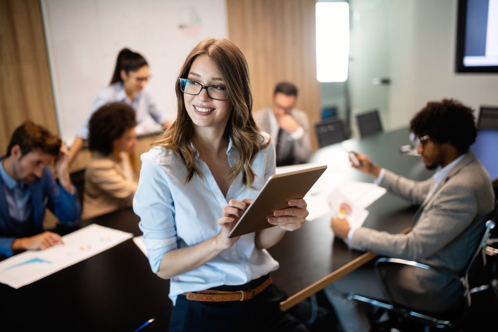 5ebeb6b860fde85a709dce2a business owner considering her virtual assistant